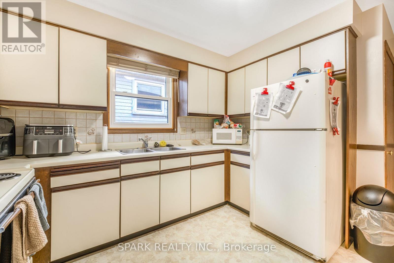28 Lampman Crescent, Thorold, ON