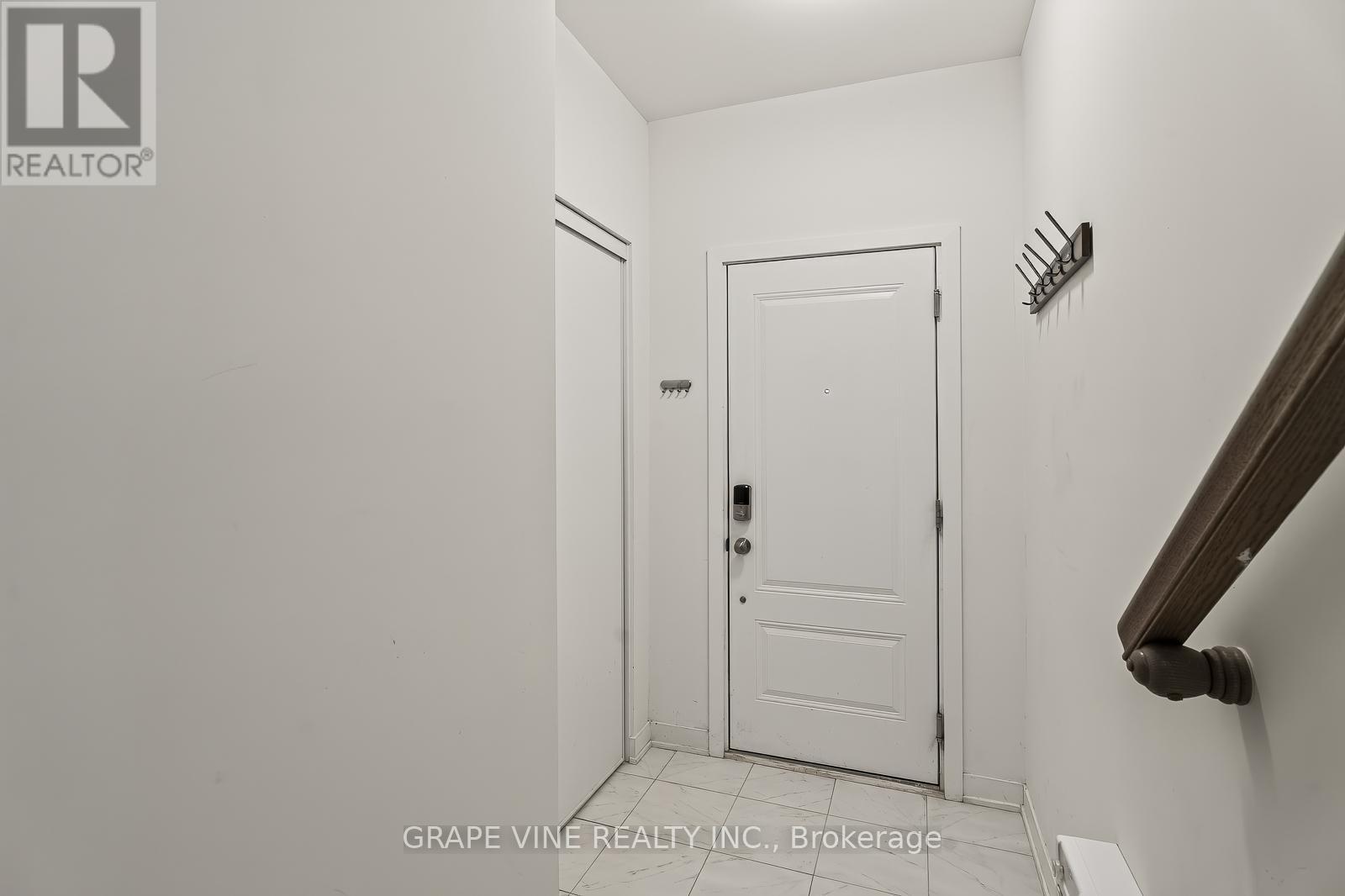 369 Olivenite Private, Ottawa, ON