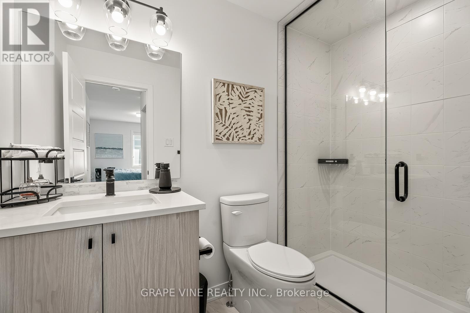 369 Olivenite Private, Ottawa, ON - Indoor Photo Showing Bathroom