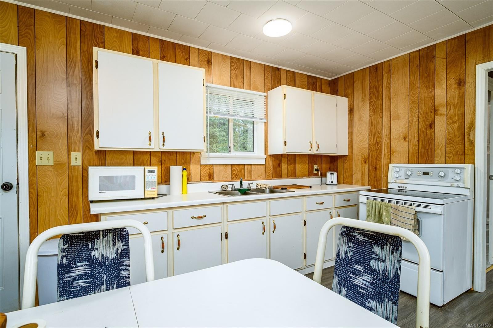 706 Delta Dr, Sayward, BC