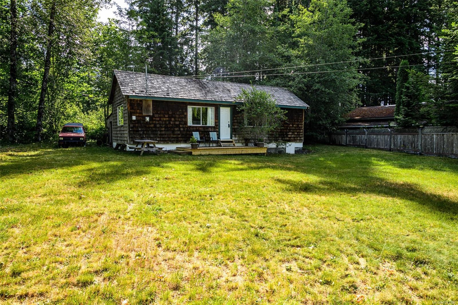 706 Delta Dr, Sayward, BC