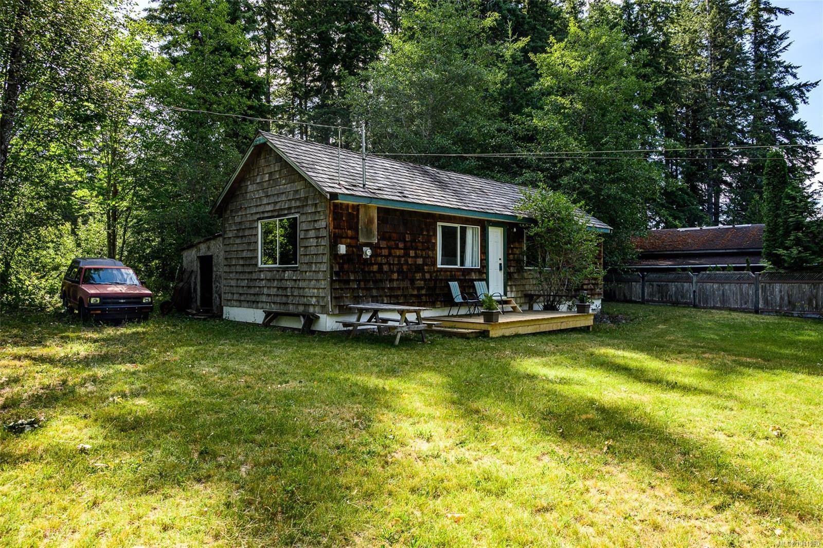 706 Delta Dr, Sayward, BC