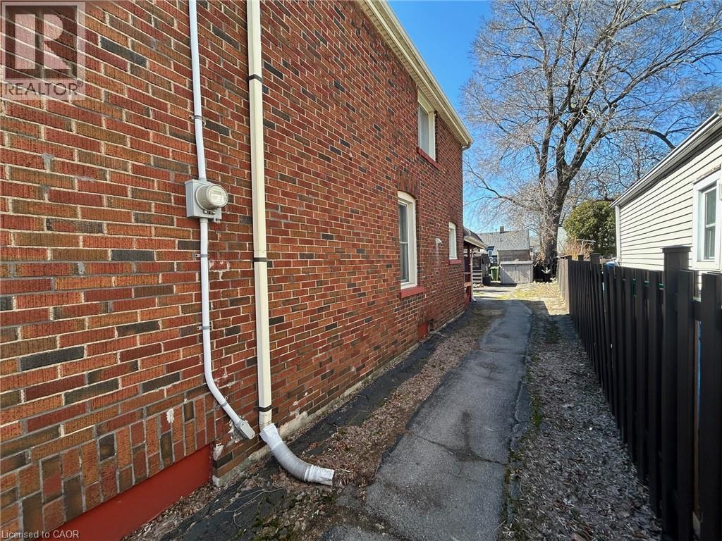 72 East 32Nd Street, Hamilton, ON