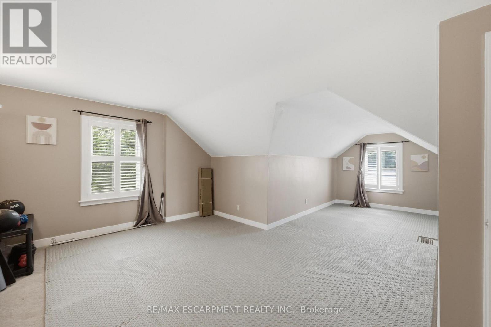 1260 Highway 8, Hamilton, ON