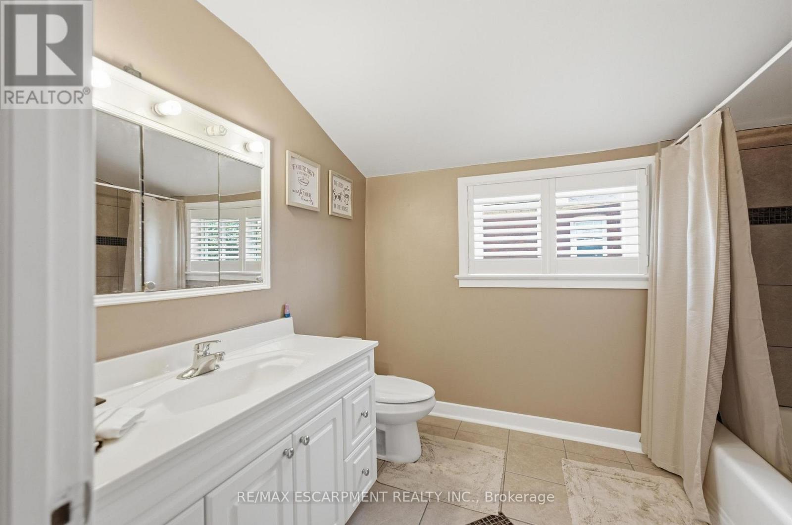 1260 Highway 8, Hamilton, ON
