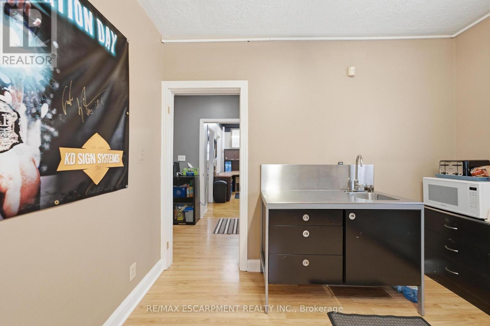 1260 Highway 8, Hamilton, ON