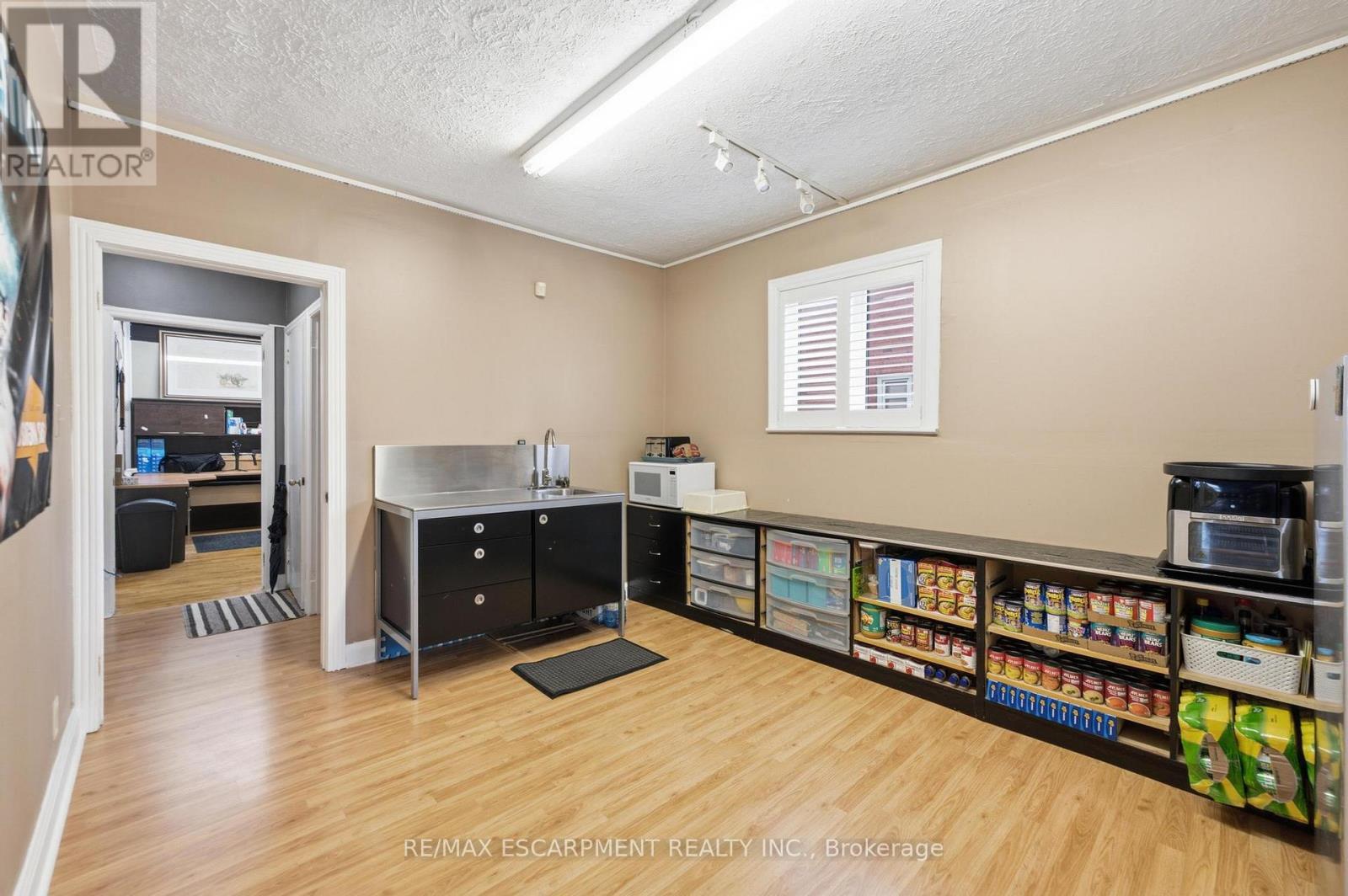1260 Highway 8, Hamilton, ON