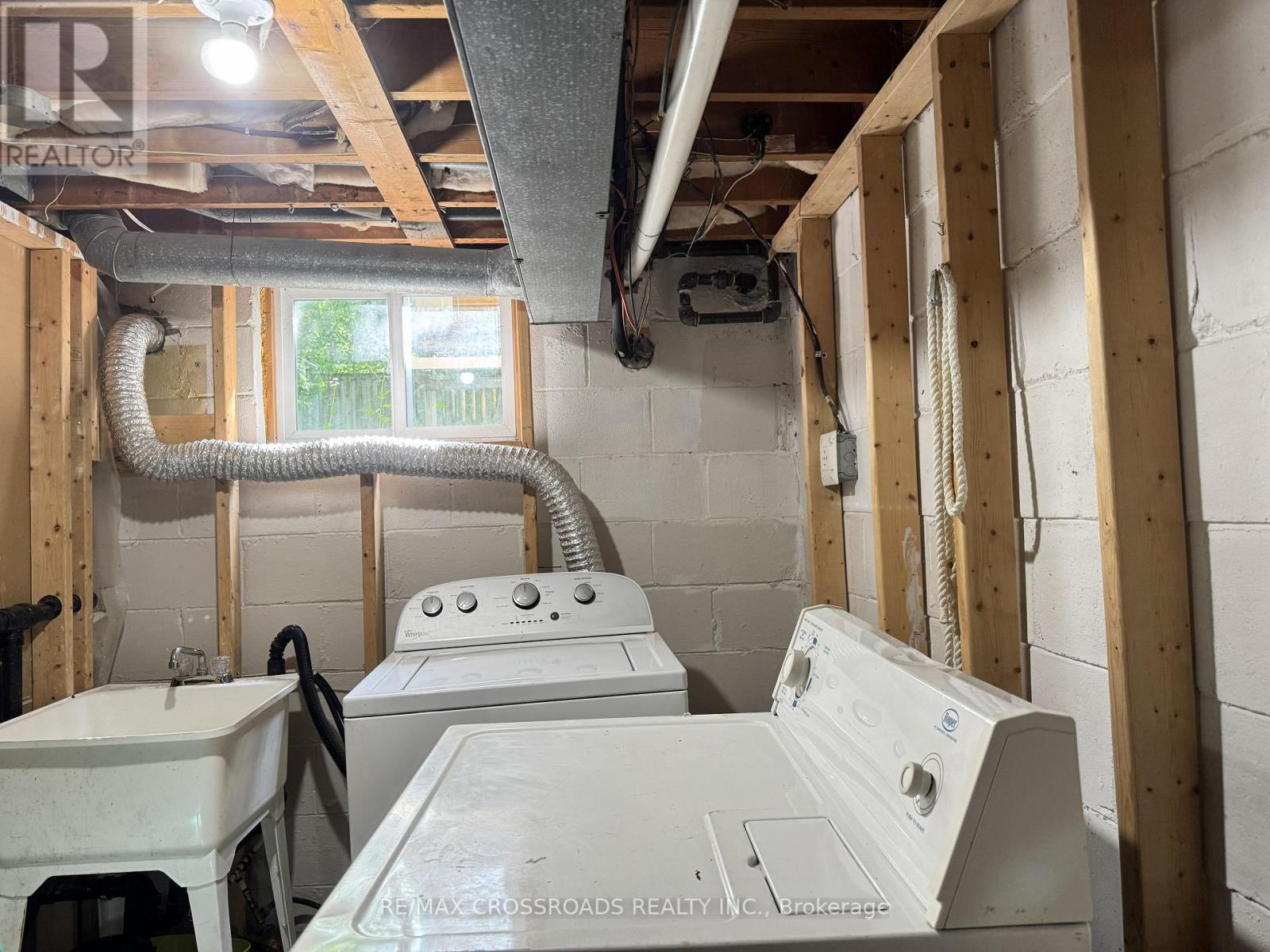 Lower - 21 Davis Road, Aurora, ON - Indoor Photo Showing Laundry Room