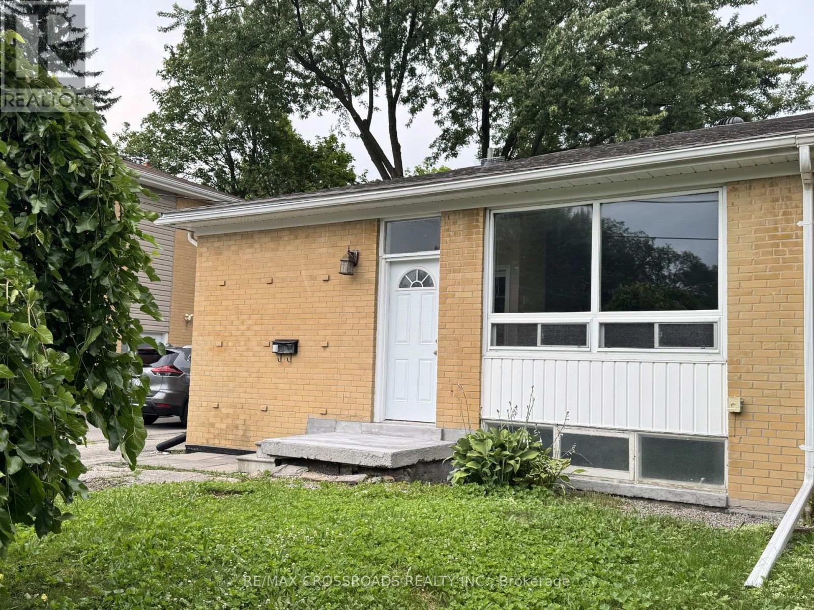 Lower - 21 Davis Road, Aurora, ON - Outdoor