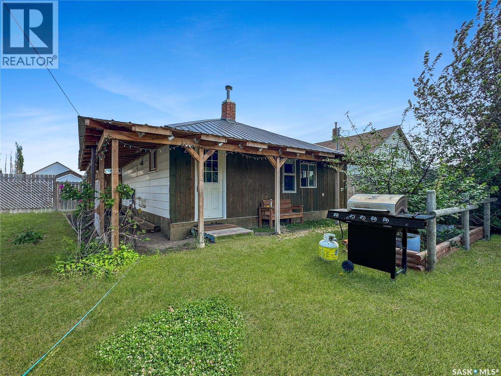 205 4Th Street E, Wilkie, SK