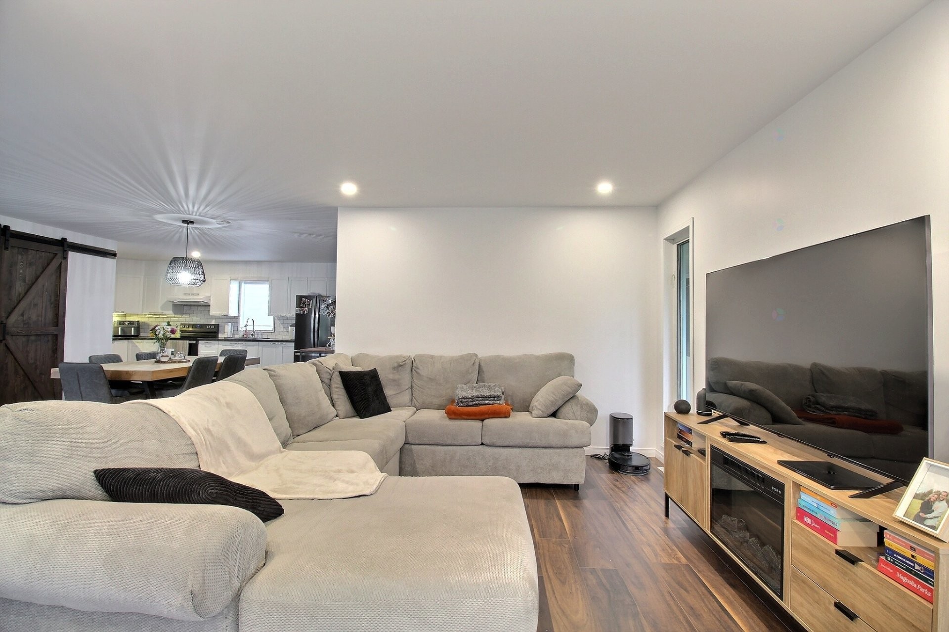 Living Room - 650 Route 108 O., Saint-Éphrem-De-Beauce, QC