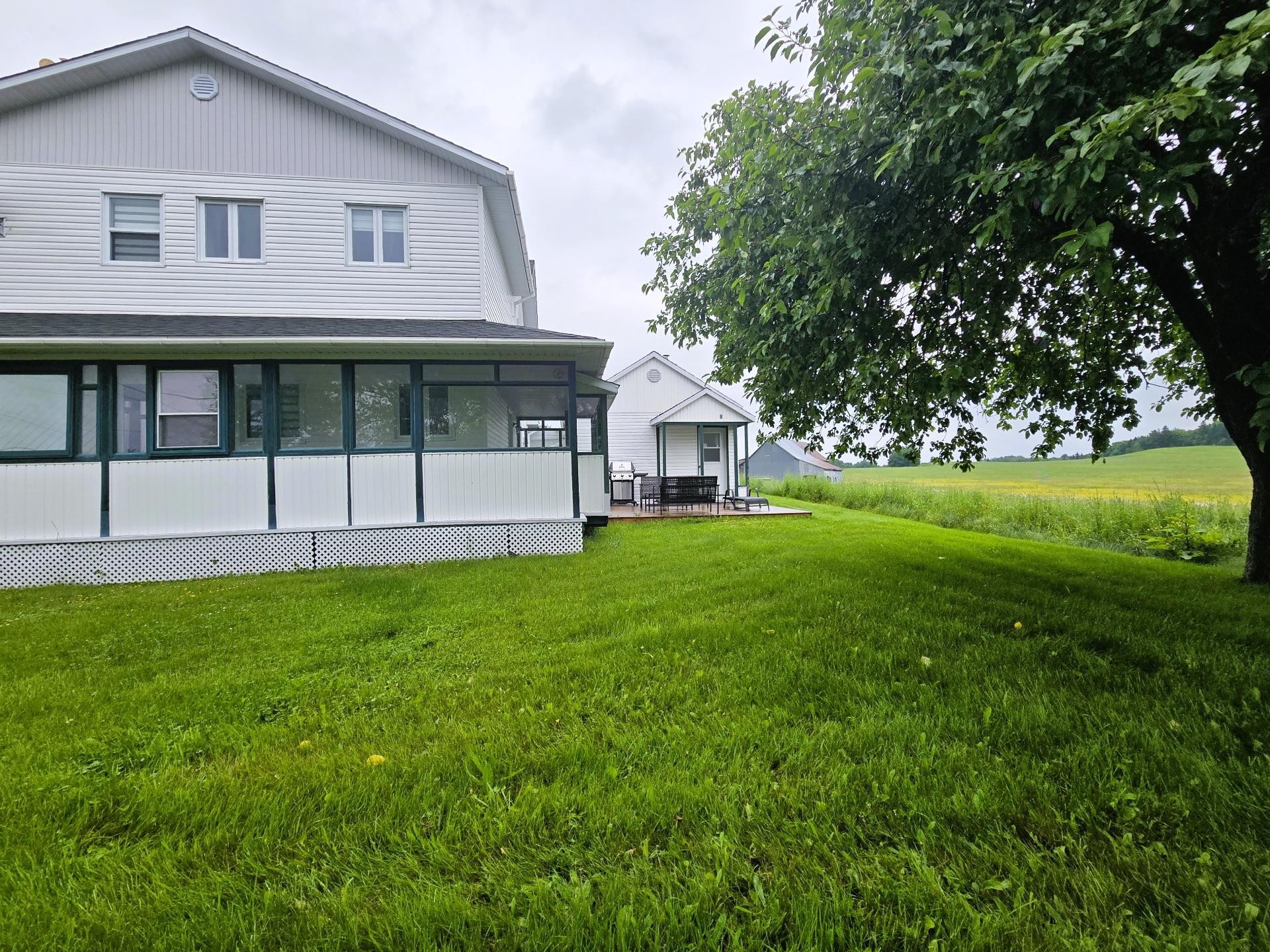Courtyard - 650 Route 108 O., Saint-Éphrem-De-Beauce, QC