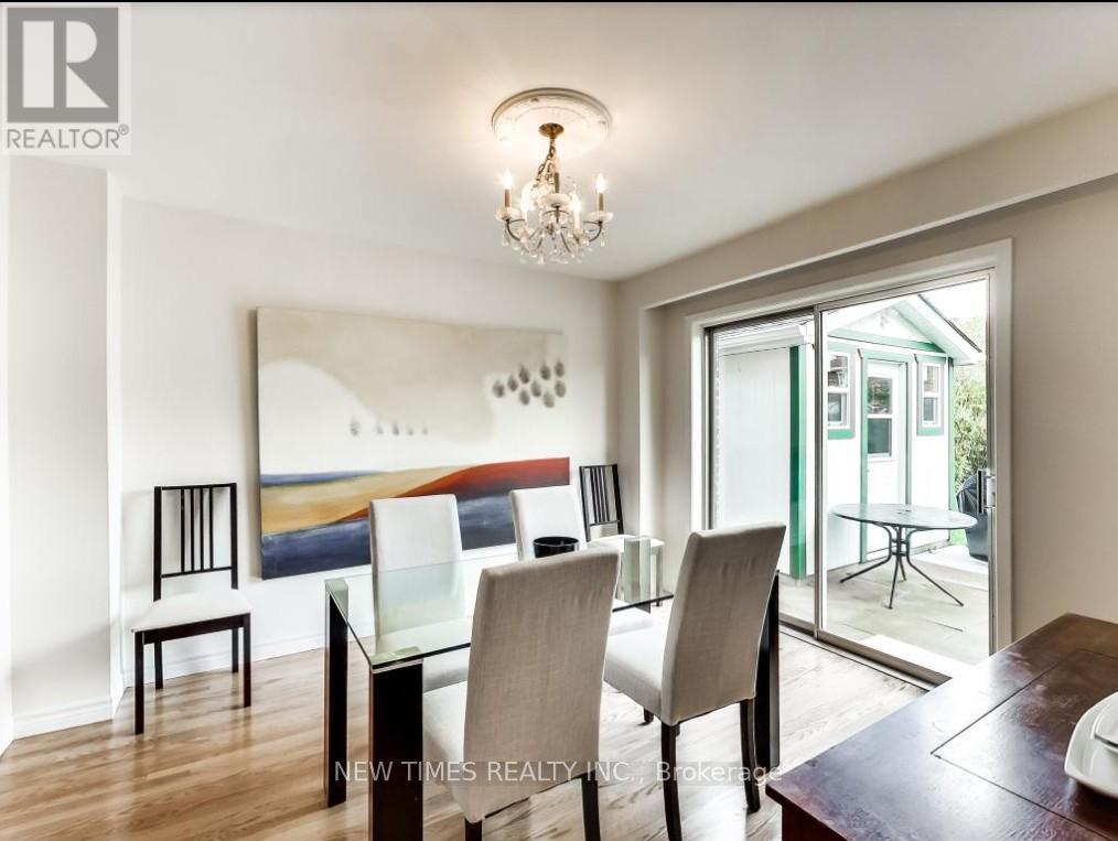 4 Ashstead Place, Toronto, ON