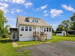 255 Church ST Bathurst, NB E2A 1J8