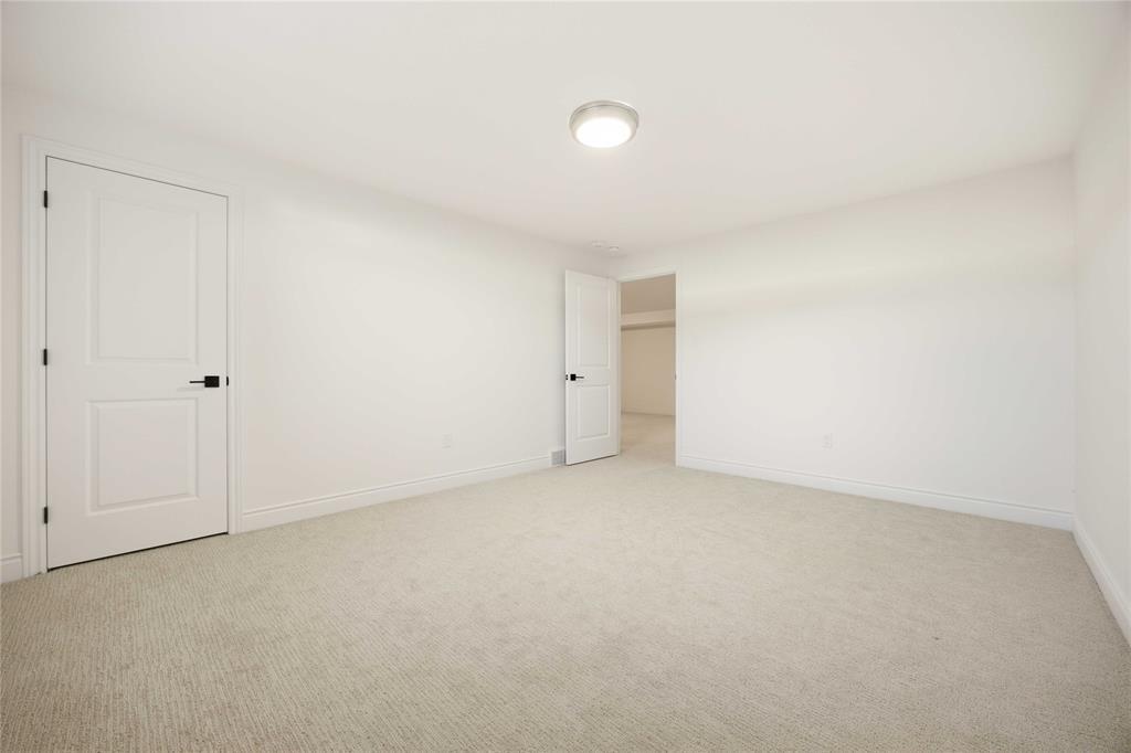102 Leneve Street, Lambton Shores, ON - Indoor Photo Showing Other Room