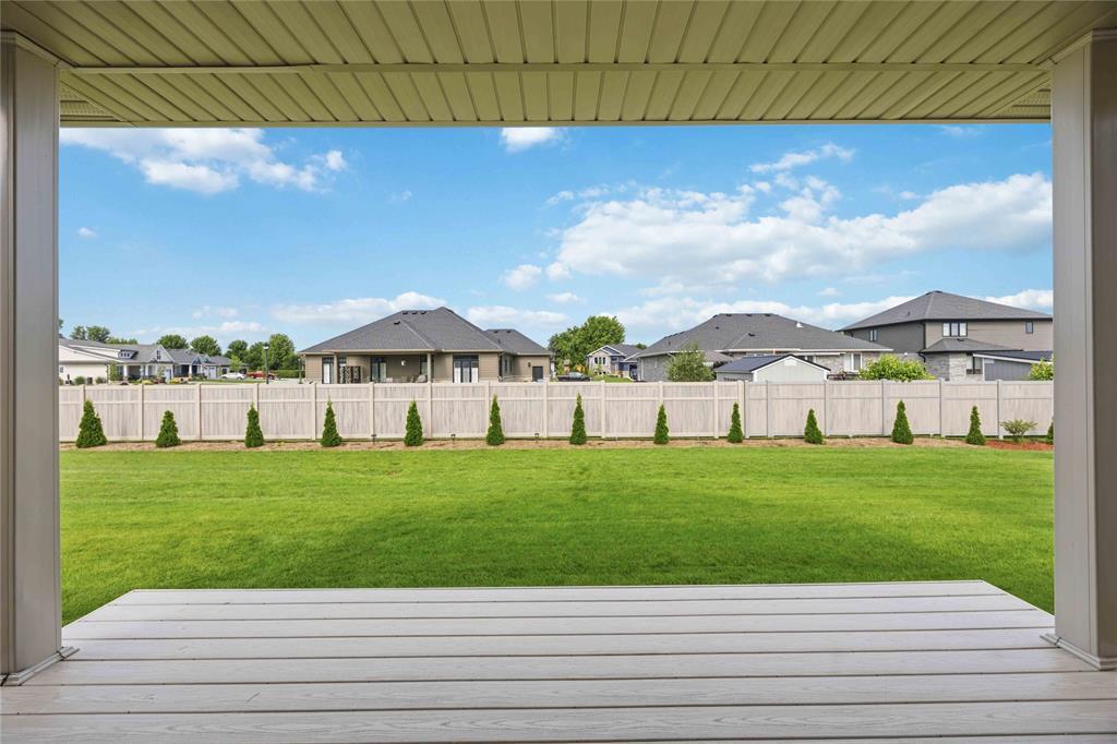 102 Leneve Street, Lambton Shores, ON - Outdoor