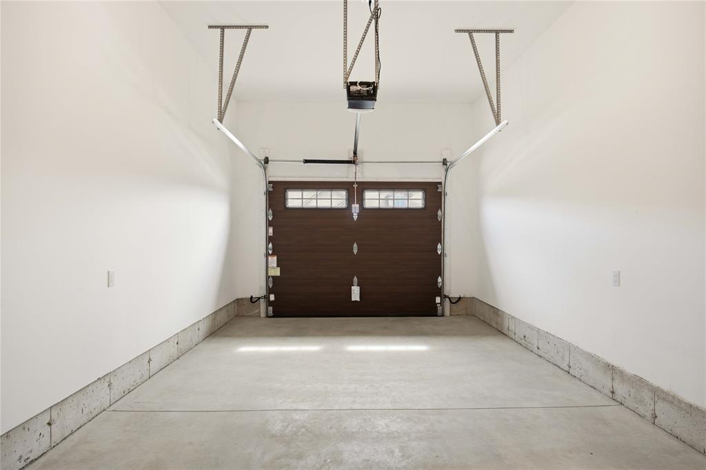 102 Leneve Street, Lambton Shores, ON - Indoor Photo Showing Garage