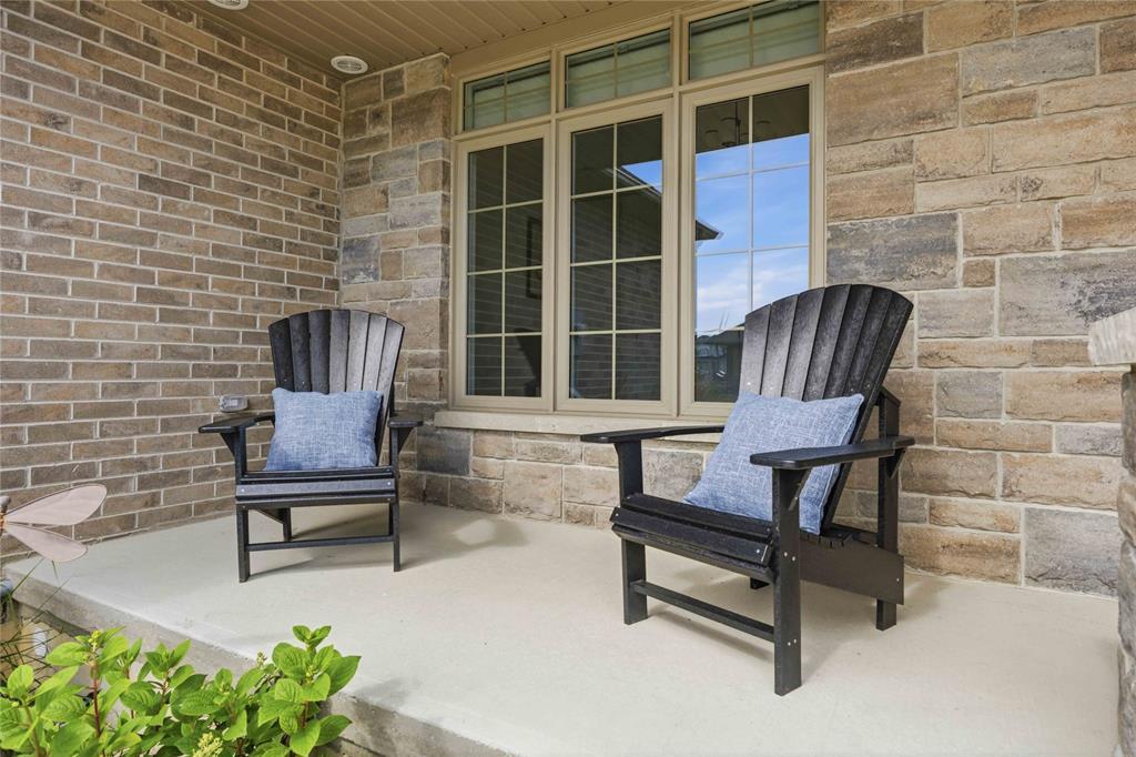 102 Leneve Street, Lambton Shores, ON - Outdoor With Exterior