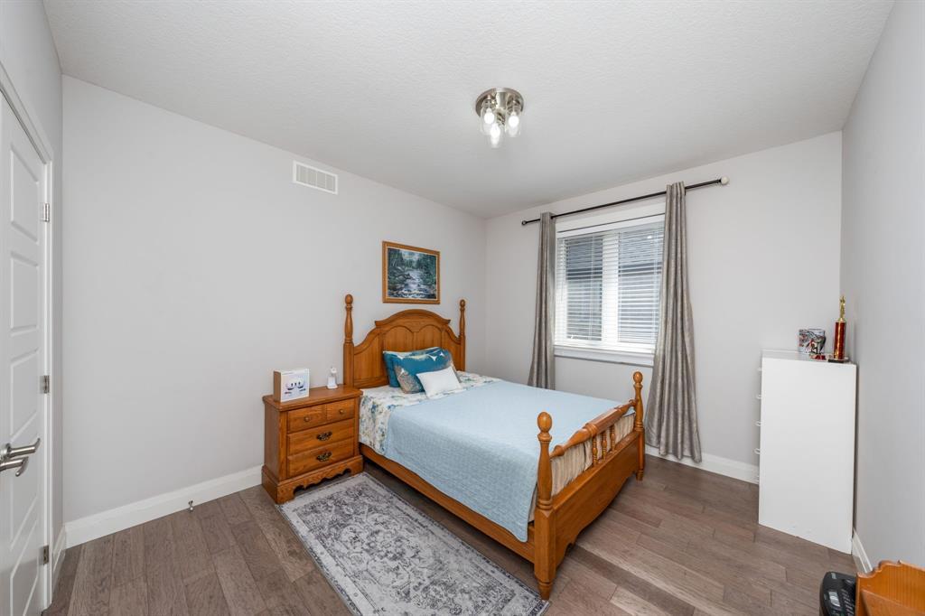736 Remington Court, Sarnia, ON