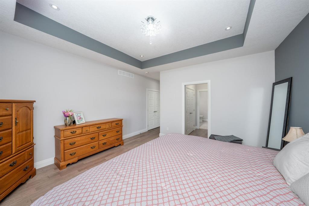 736 Remington Court, Sarnia, ON