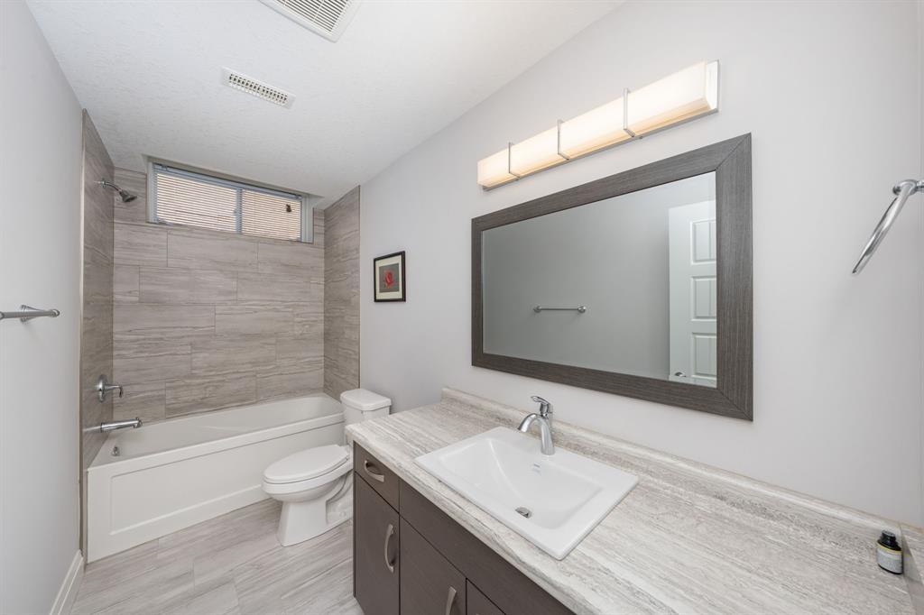 736 Remington Court, Sarnia, ON