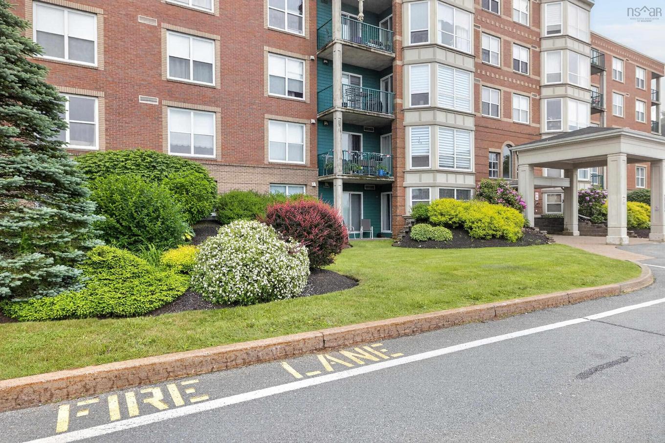 304 114 Regency Park Drive, Halifax, NS