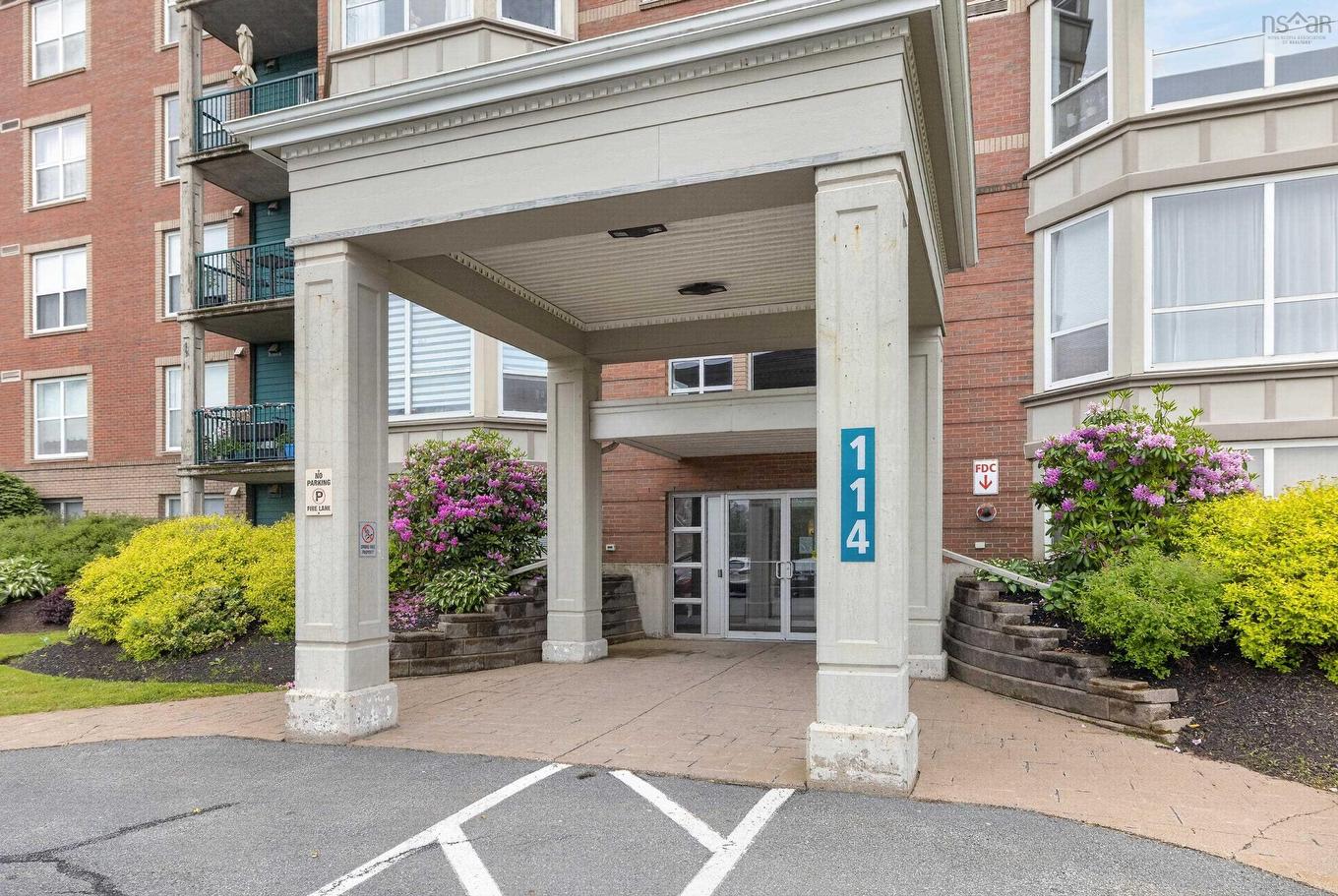 304 114 Regency Park Drive, Halifax, NS