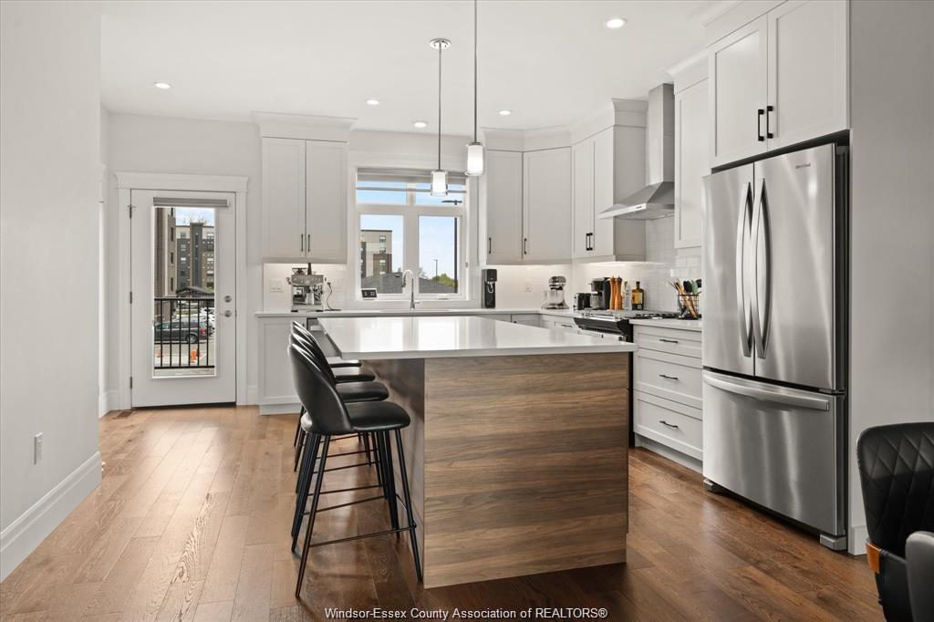 735 Brownstone Road, Lakeshore, ON