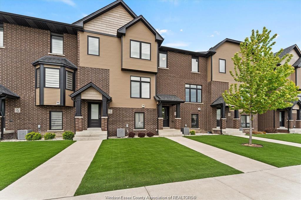 735 Brownstone Road, Lakeshore, ON
