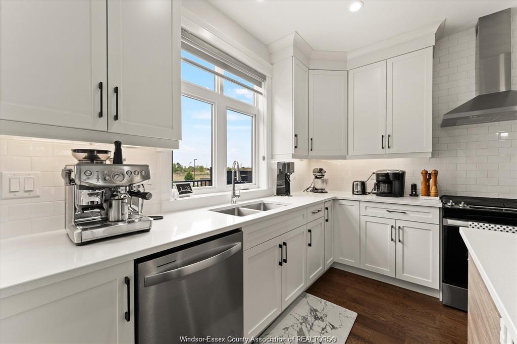 735 Brownstone Road, Lakeshore, ON