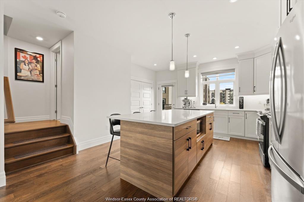 735 Brownstone Road, Lakeshore, ON
