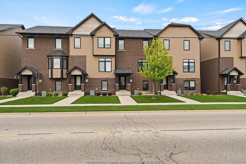 735 Brownstone Road, Lakeshore, ON
