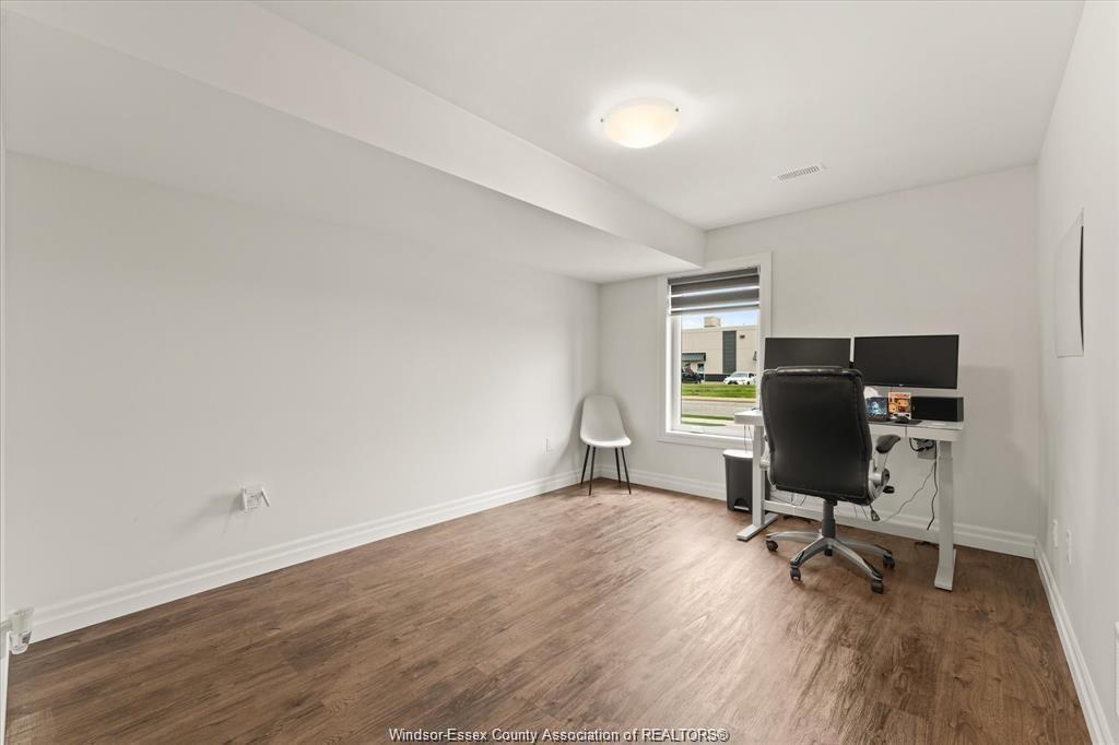 735 Brownstone Road, Lakeshore, ON