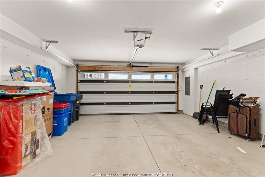 735 Brownstone Road, Lakeshore, ON
