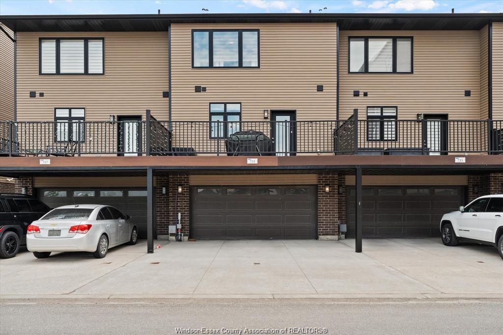 735 Brownstone Road, Lakeshore, ON