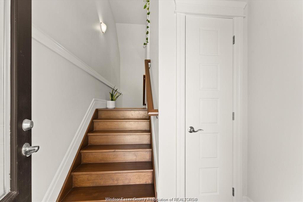 735 Brownstone Road, Lakeshore, ON