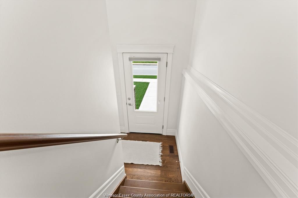 735 Brownstone Road, Lakeshore, ON