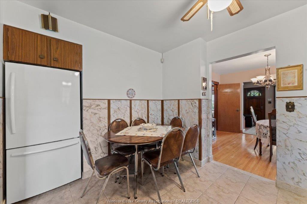 1663 Elsmere, Windsor, ON