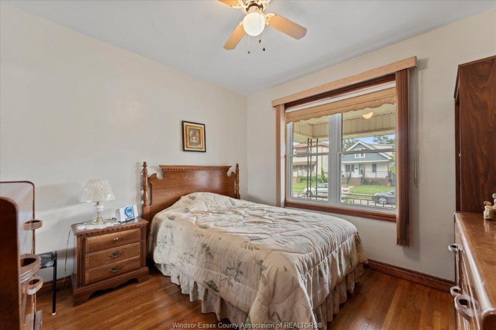 1663 Elsmere, Windsor, ON