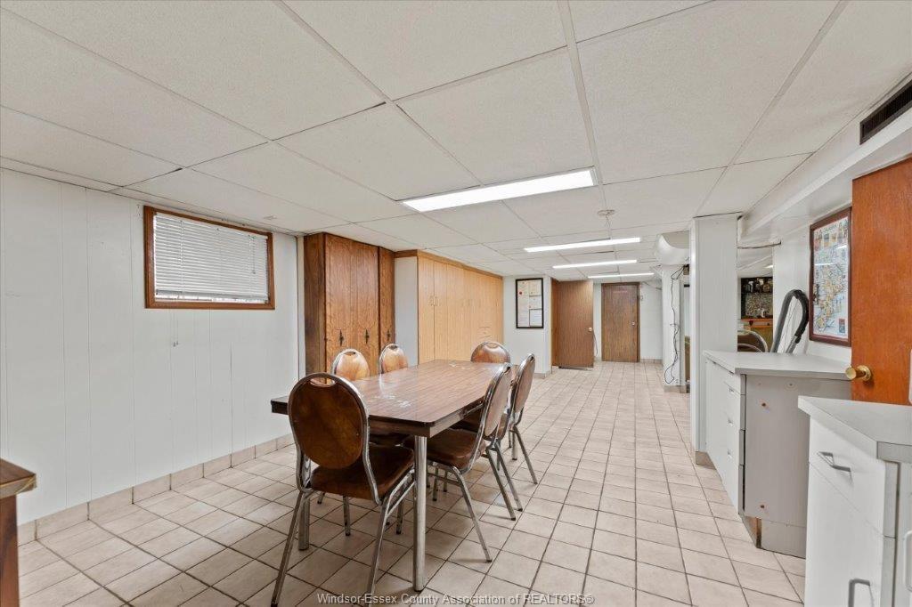 1663 Elsmere, Windsor, ON