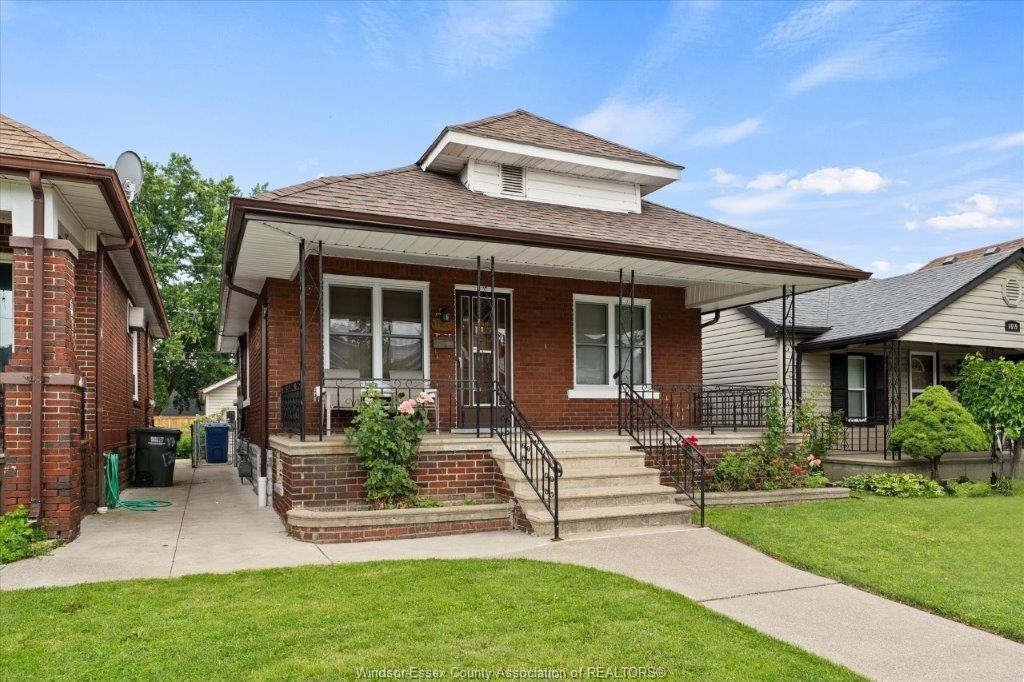 1663 Elsmere, Windsor, ON