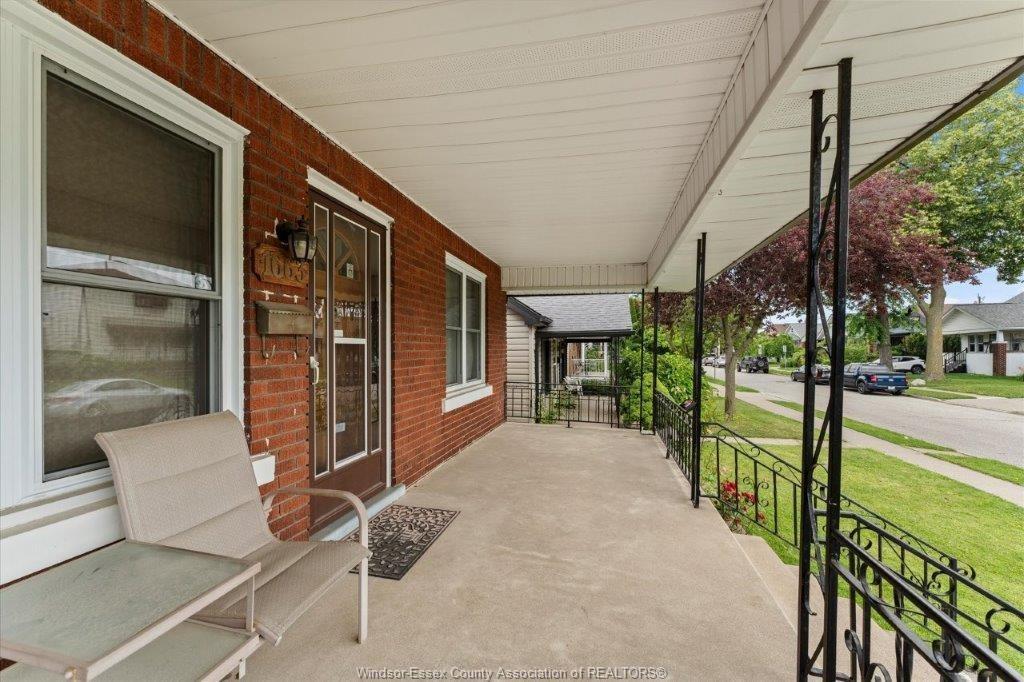 1663 Elsmere, Windsor, ON