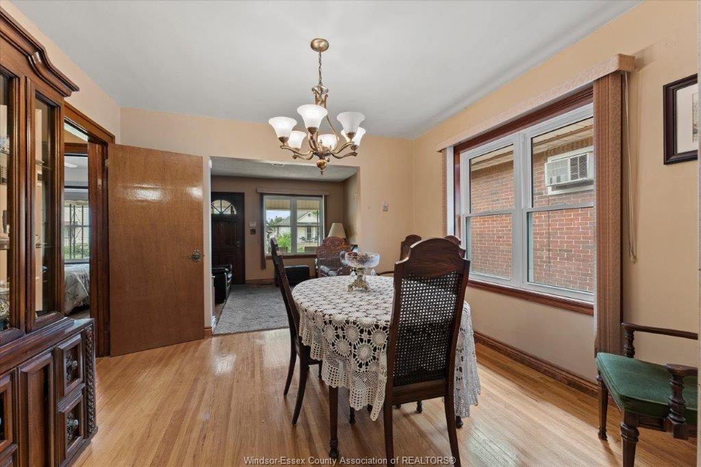 1663 Elsmere, Windsor, ON