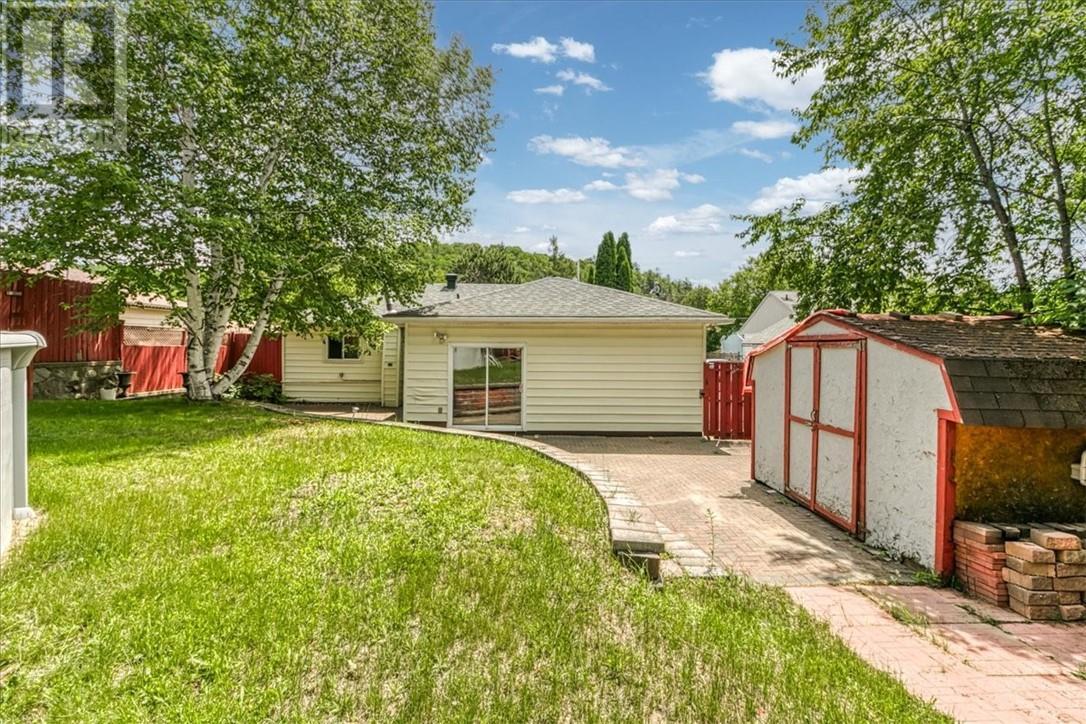 32 Fraser Avenue, Onaping, ON