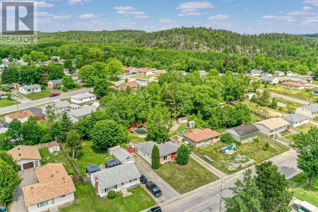 32 Fraser Avenue, Onaping, ON