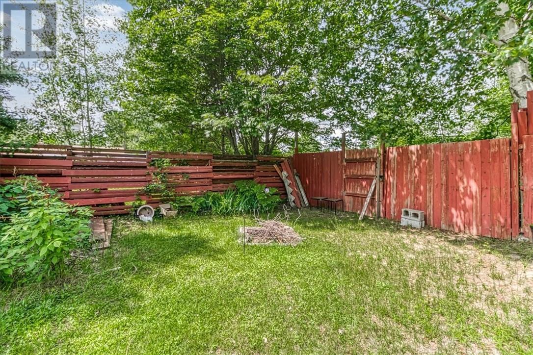 32 Fraser Avenue, Onaping, ON