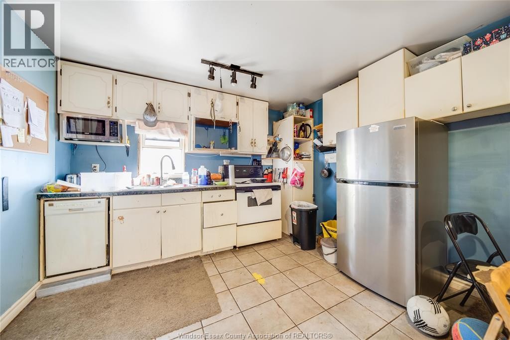 1066 Hickory, Windsor, ON