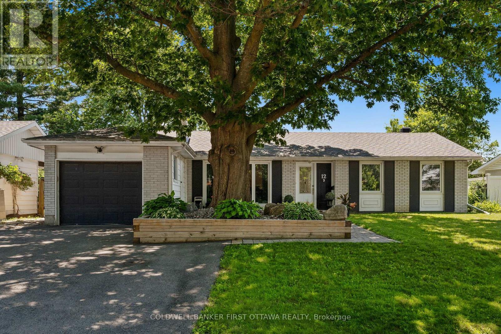 Located in a sought after quiet no thru community! - 12 Bradgate Drive, Ottawa, ON