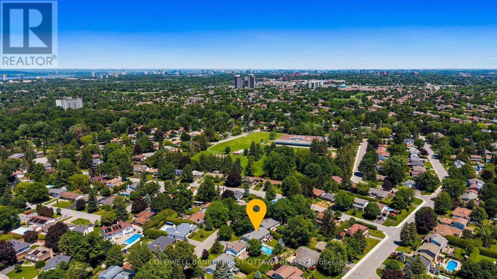 Easy access to Greenbank, HWY 417 & 416! - 12 Bradgate Drive, Ottawa, ON