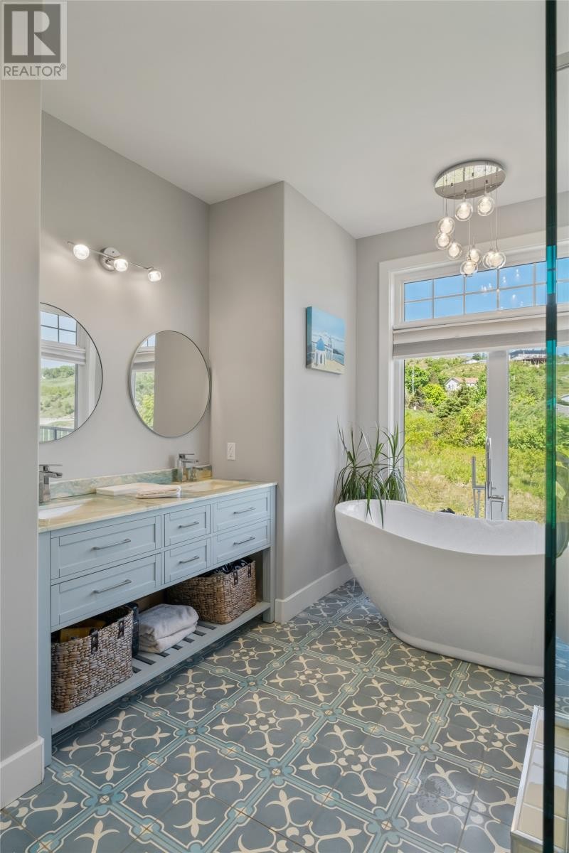 Primary Ensuite - 41 Lower Street, Torbay, NL